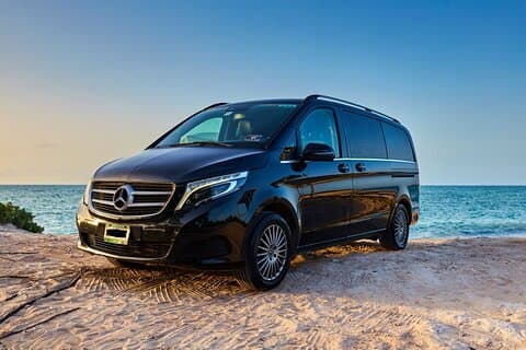 Afgange med Mercedes fra Puerto de Chiquila til Cancun Lufthavn