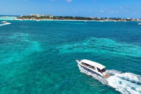 Visite guidée en bateau à Isla Mujeres Snorkel & Beach Club