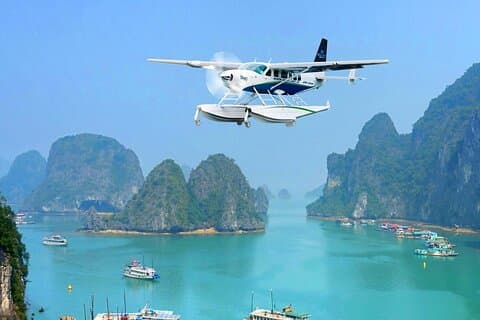 水上飛行機で行くハロン湾観光 空の上で25分
