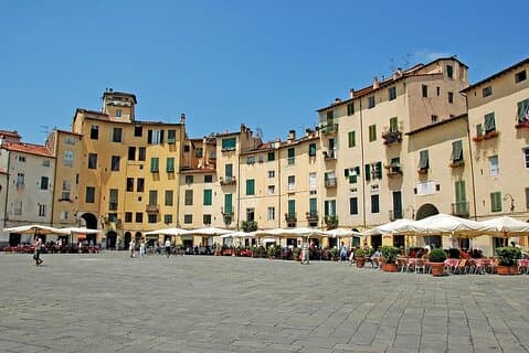 Pisa and Lucca Private Day Tour from Livorno Port