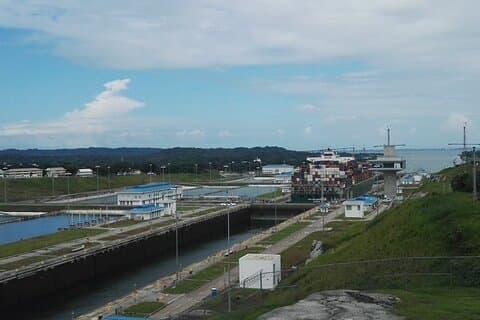 Private Layover Transfer to Panama Miraflores Visitor Center