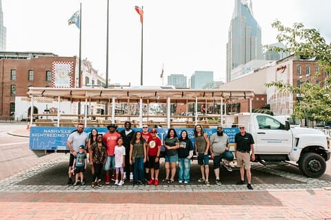 Visite guidée racontée de Cruzzin' Nashville en véhicule en plein air