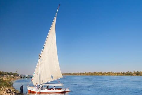 Nilo Tramonto Felucca Barca a Luxor