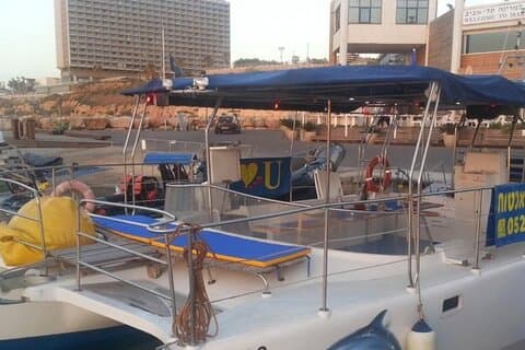 Tel Aviv: Private Boat Tour Skyline Sightseeing & Water Fun