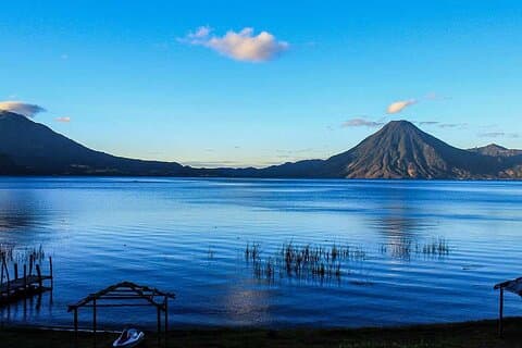 Día completo en el lago de Atitlán con almuerzo desde Puerto Quetzal.