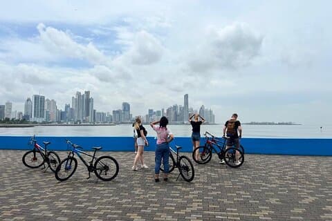Tour en bicicleta por la ciudad vieja y la ciudad de Panamá con mercados locales