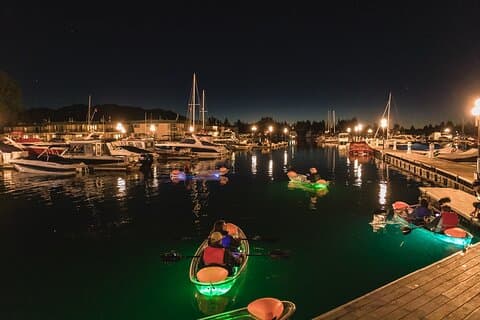Tour serale in kayak con bagliore luminoso a LED nel lago Tahoe