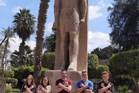Guide til Memphis Sakkara og Dahshur pyramider