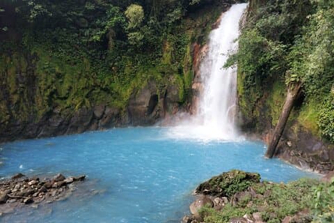 Caminata de 6 Horas a la Catarata del Río Celeste y Tubing.