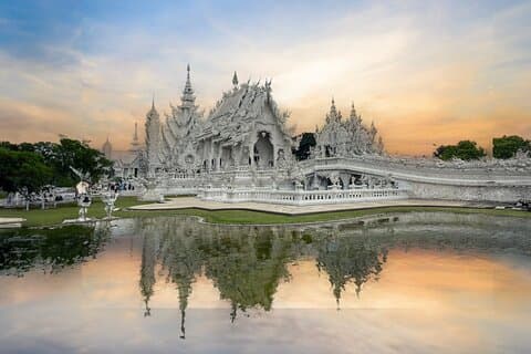 En dagstur Chiang Rai (det hvite tempelet, det blå tempelet, det svarte huset) privat tur