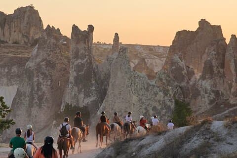Paardrijden ervaring in prachtige valleien van Cappadocië