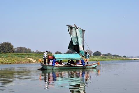 Sailing and Camping on the Ganges