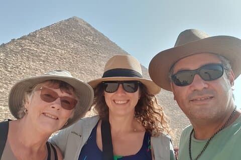 Excursion privée d'une journée aux pyramides de Gizeh, Memphis et Sakkara