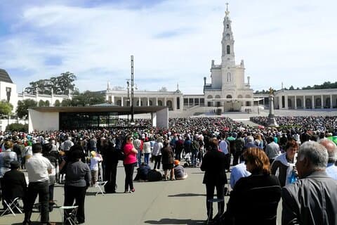 Pilegrimsreise til Fatima fra Lisboa: Helligdom og basilika