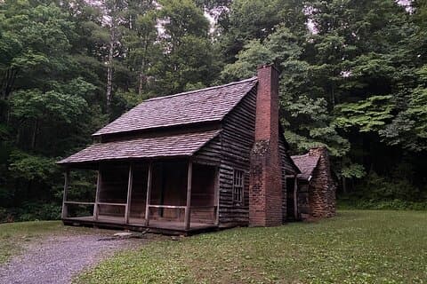 5 Hour Tour of the Mountain Heritage of Cades Cove