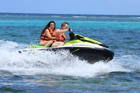 Dirija um Waverunner na bela praia de Maroma com transporte