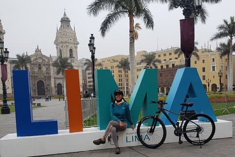 Tour privato in bici di mezza giornata nel centro storico di Lima
