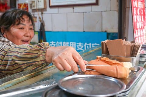 Tuktuk-Food-Tour durch Chengdus lokale Restaurants