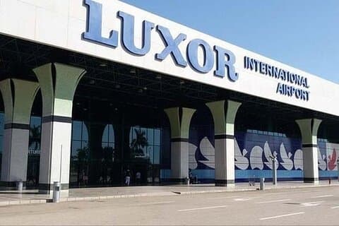Traslado privado de Asuán a Luxor