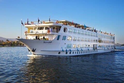 4 - Giorno / 3 - Crociera notturna sul Nilo da Assuan a Luxor con visite guidate