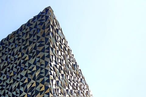 Architekturrundgang zur Entdeckung der modernen Identität Tiranas