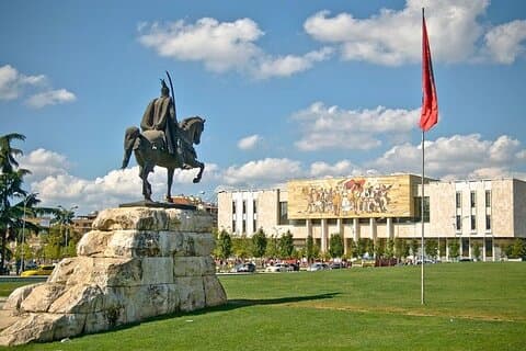 Tirana privat heldagstur fra Prishtina