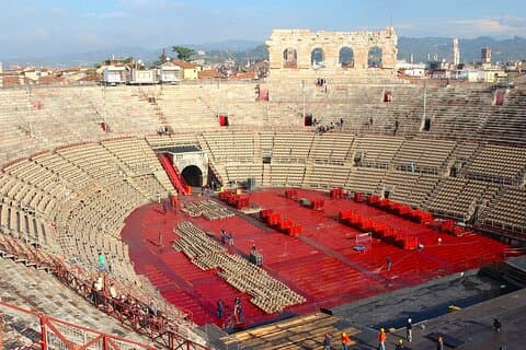Verona Arena: prioriteret adgang med guidet tur!