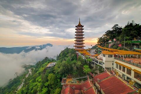 Genting Highlands Day Trip with Batu Caves and Cable Car Ticket