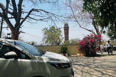 Visite privée d'une journée au fort de Chittorgarh avec guide, déjeuner et billets