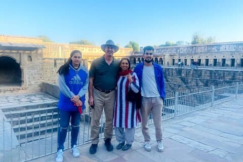 Traslado privado de Agra a Jaipur a través de Fatehpur Sikri y Chand Baori, Step Well