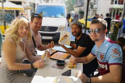 Mangia come una persona del posto: tour gastronomico a piedi definitivo ad Atene