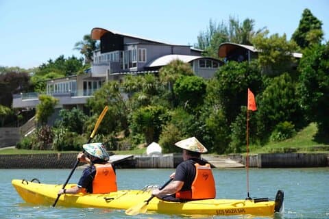 Tour guidato in kayak della Riverhead Tavern ad Auckland