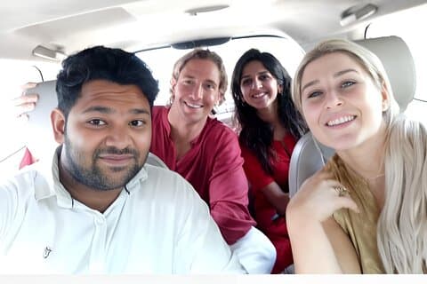 Privé transfer- Delhi - Jaipur - Agra door ( Sedan/SUV/MUV )