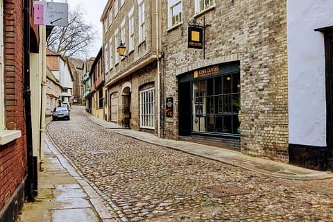 Norwich Medieval Mystery: Stranger Escape Exploration Game