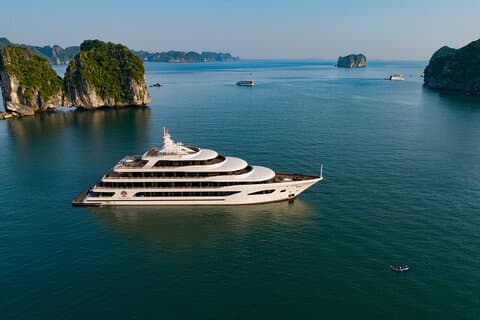 Scarlet Pearl Cruise Halong Bay 3Day/2 Night på 5 Star Cruise
