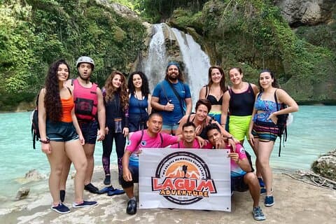 Ontmoeting met walvishaaien en canyoneering in Kawasan Falls met lunch