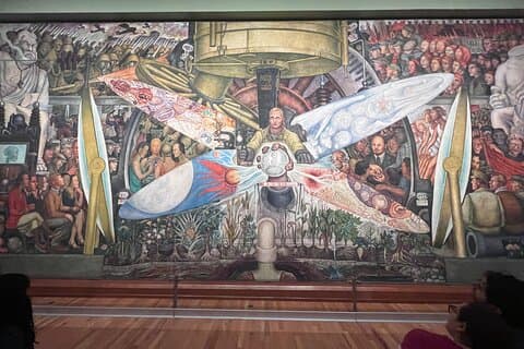 Utforska mexikansk muralism: En resa genom Bellas Artes Palace