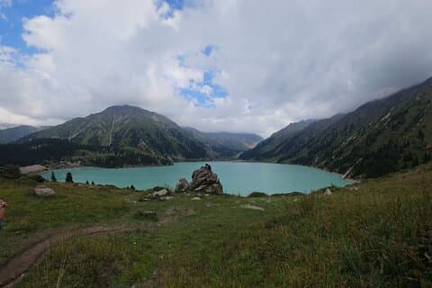 Private Big Almaty Lake en Ayu Sai Visit Centre Tour