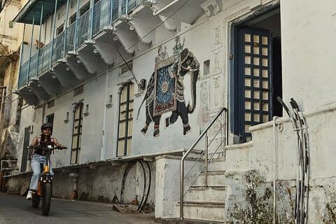 Heritage Tour : Private Boat, Havelis, City Walk & High Tea