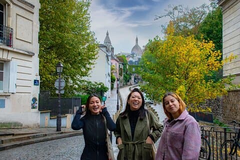 Recorrido a pie por Montmartre en París: arte y legado rebelde (grupo reducido)