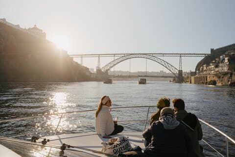 Six Bridges Cruise i Porto med Port Wine Tasting