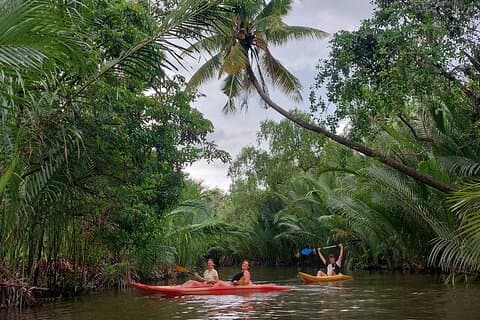 Discover Kampot’s Highlight include Pepper Farm & Kayak trip