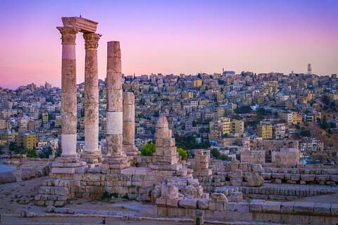 Tour privato di Amman di notte
