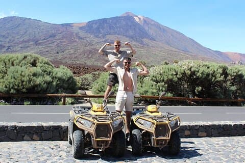 tramonto in quad sul vulcano di Tenerife o in giornata