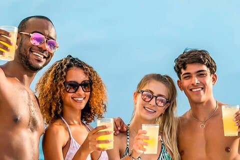 Bar ouvert, tuba, buffet ! Fête illimitée à Isla Mujeres