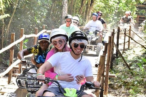 Delad ATV Jungle Adventure med Ziplines & Cenote från Cancun