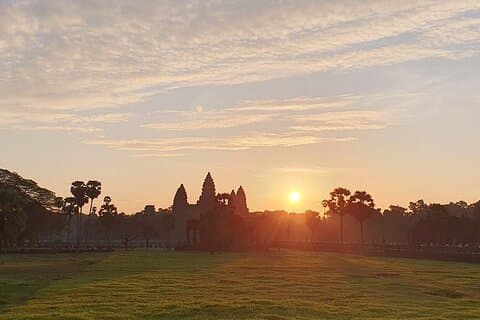 Visite privée d'une journée au lever du soleil d'Angkor Wat avec un guide touristique allemand