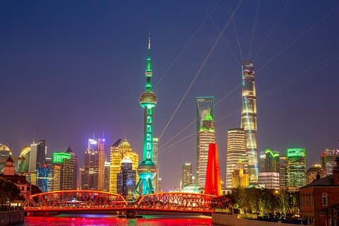 4-Hour Shanghai Amazing Private City Tour in Your Way