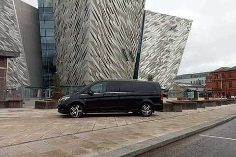 Privat Belfast by & fredsmur-tur