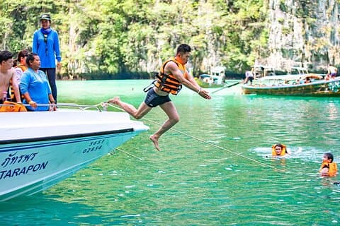 Phi Phi & Bamboo Island Private Speedboat Tour from Phuket